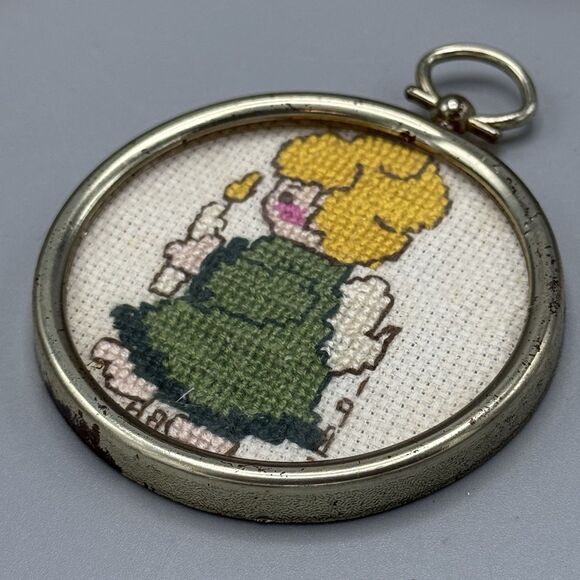 Vtg 3 Framed Cross Stitch Ornaments Fish Angel Manger Cradle Christmas Religous - Picture 9 of 14